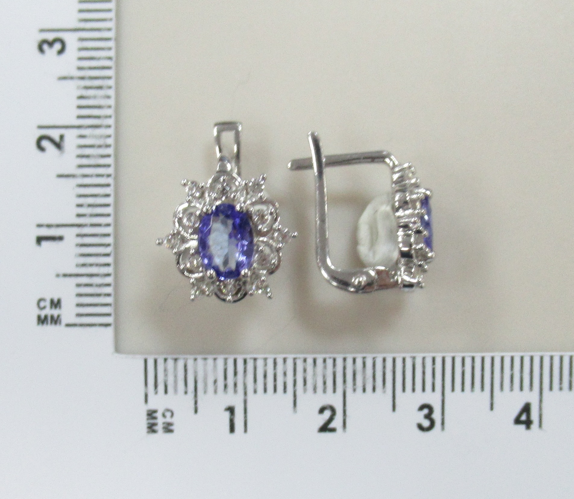 Серебряные серьги с танзанитами